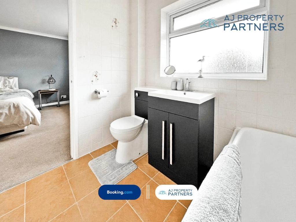 Premium Deal L Hill View Home L Last-Minute Offer L Cheltenham L Aj Properties L Perfect For Short Or Long Stays L 4Beds 4Bedrooms Esterno foto