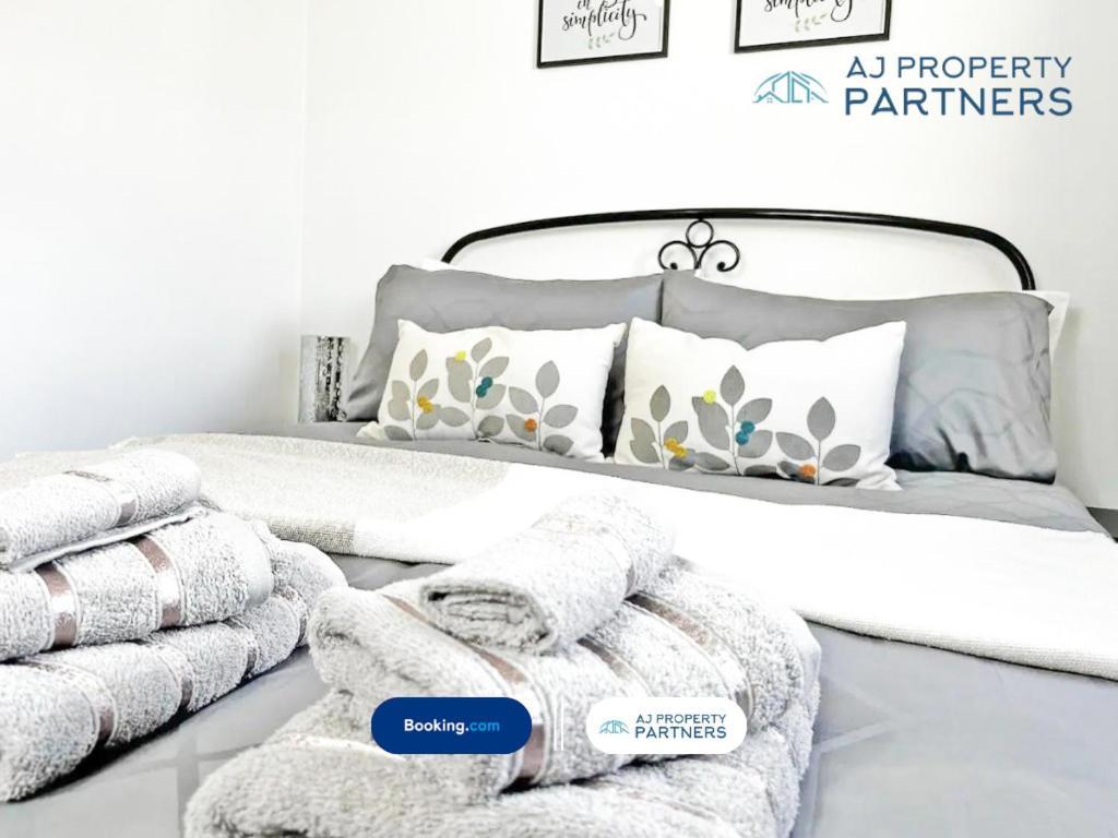 Premium Deal L Hill View Home L Last-Minute Offer L Cheltenham L Aj Properties L Perfect For Short Or Long Stays L 4Beds 4Bedrooms Esterno foto